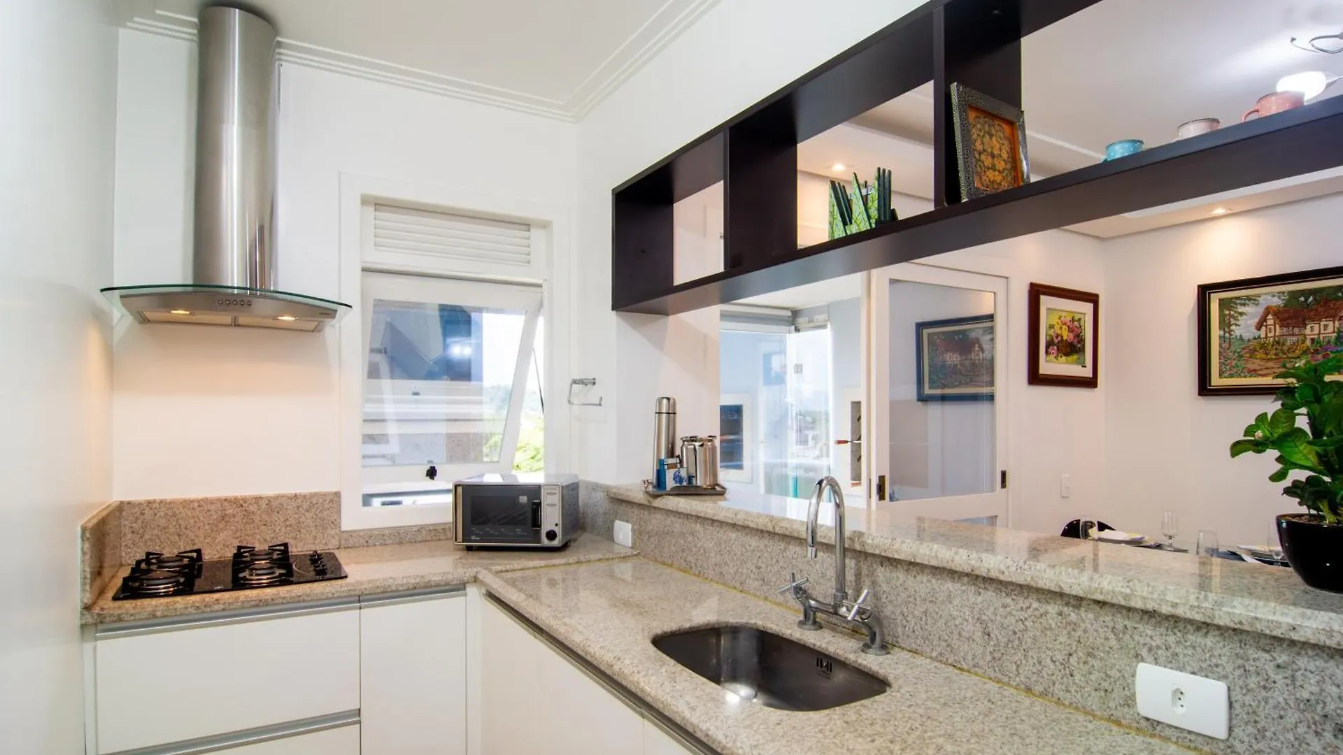 Appartamento No Coracao De Jurere, 1 Quadra Da Praia Dx6004 Florianópolis